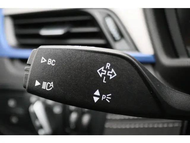 BMW X1 sDrive18i High Executive M Sport 2021 Benzine 32