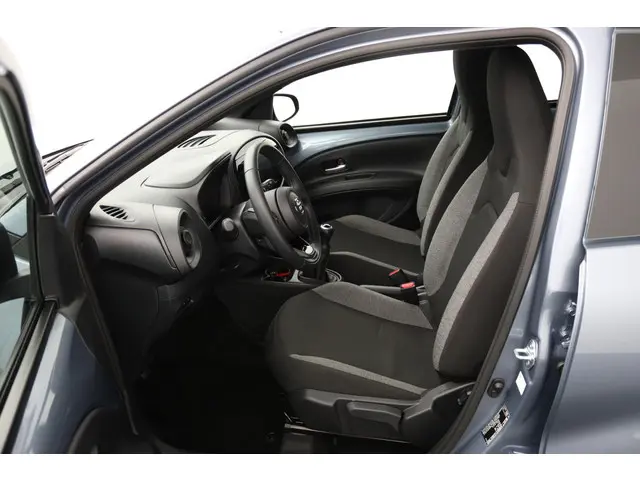 Toyota Aygo X 1.0 VVT-i MT Play 2024 Benzine 17