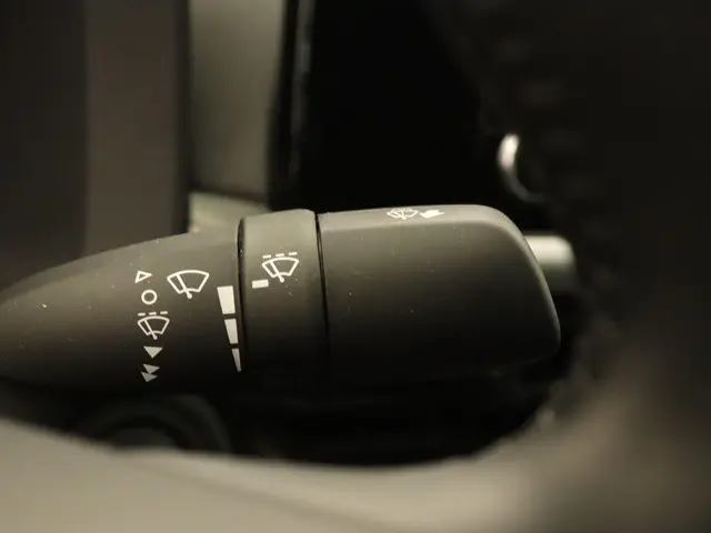 Toyota C-HR 1.8 Hybrid 140 Active 2024 Hybride Benzine 20