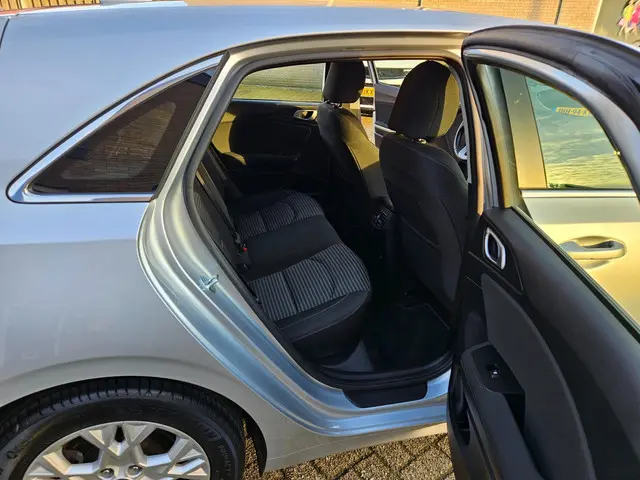 Kia Ceed 1.0 T-GDi DynamicLine 2023 Benzine 15