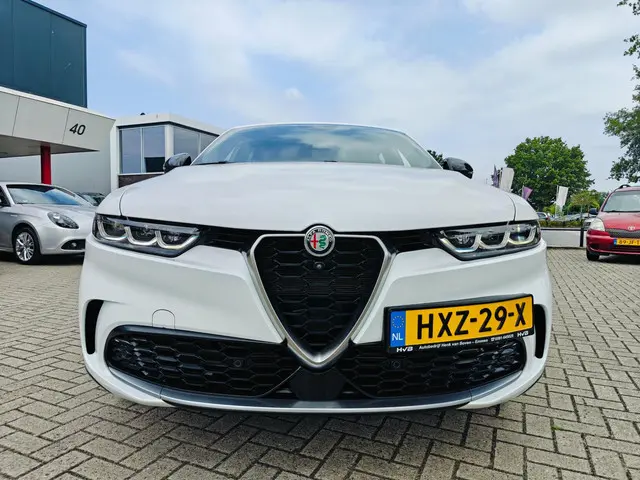 Alfa Romeo Tonale 1.5T Hybrid Ti 2023 Hybride Benzine 2