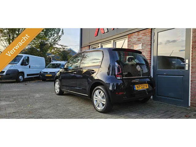 Volkswagen up! 1.0 BMT high up! 2017 Benzine 2