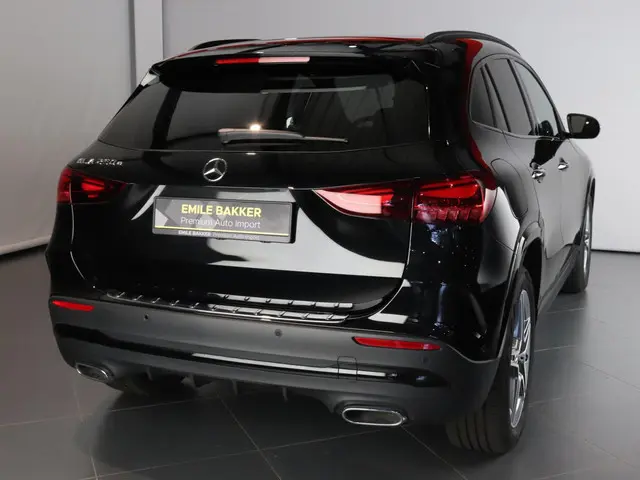 Mercedes-Benz GLA 250 e AMG Line 2024 Hybride Benzine 49