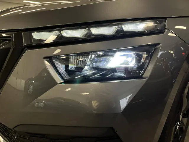 Škoda Kamiq 1.5 TSI ACT Monte Carlo Sport 2023 Benzine 30