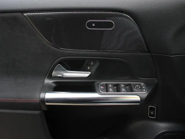 Mercedes-Benz GLA 200 AMG Line Automaat 2020 Benzine 10