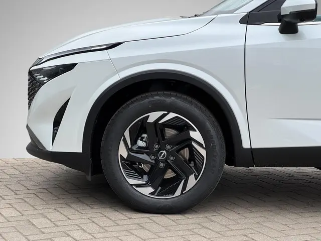 Nissan QASHQAI 1.3 MHEV N-Connecta 2025 Benzine 8