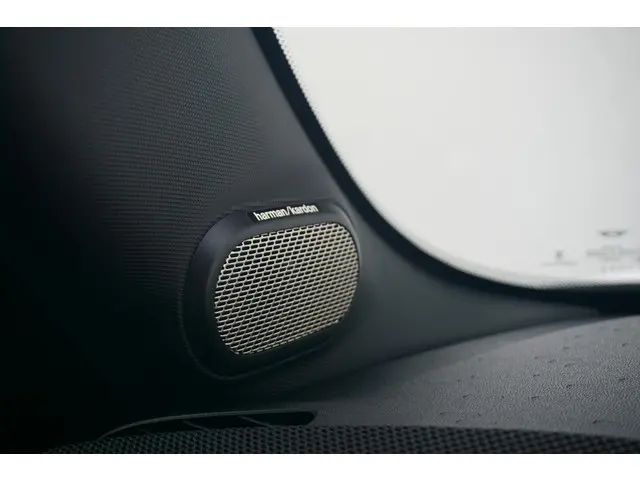 MINI 5-Deurs Cooper 2025 Benzine 19