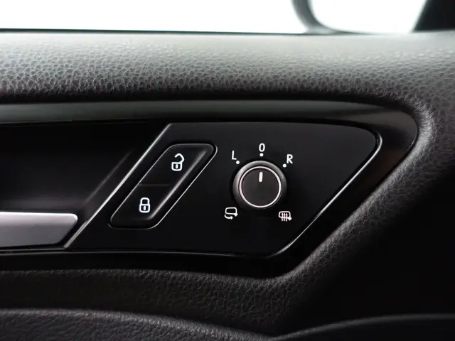 Volkswagen Golf 2.0 TSI R 4Motion Aut- 2014 Benzine 22