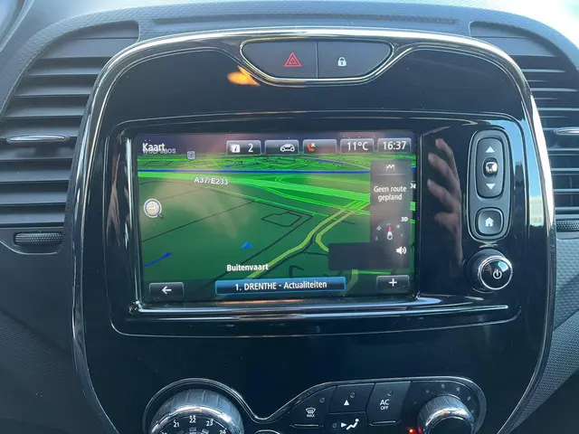 Renault Captur 1.2 TCe Helly Hansen 2015 Benzine 17