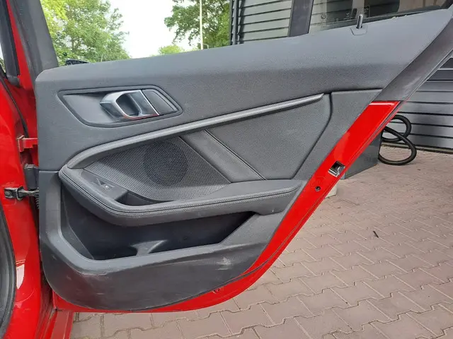 BMW 1 Serie 118i High Executive 2019 Benzine 37