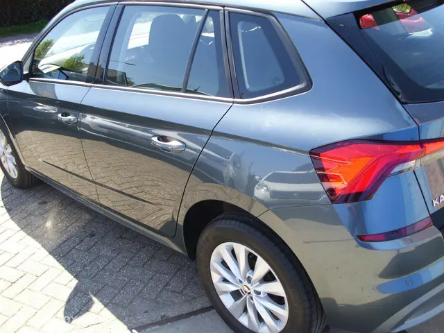 Škoda Kamiq 1.0 TSI Business Edition 2021 Benzine 12
