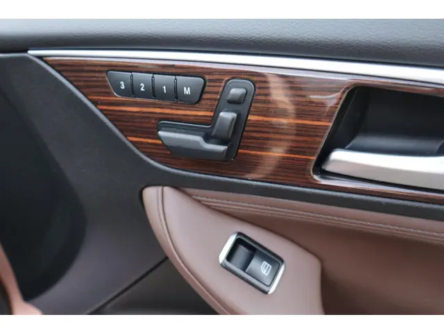 Infiniti Q30 1.6t Premium Tech 2016 Benzine 17