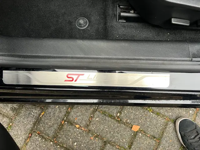 Ford Focus 1.0 EcoBoost ST Line Business 2018 Benzine 20