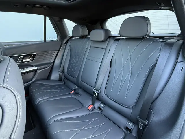 Mercedes-Benz GLC 400e 4M AMG 2023 Hybride Benzine 16
