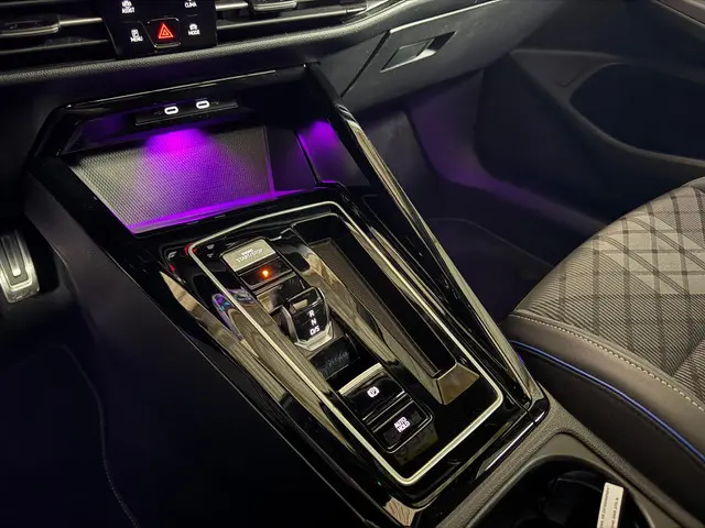 Volkswagen Golf 1.5 eTSI R line 2024 Benzine 20