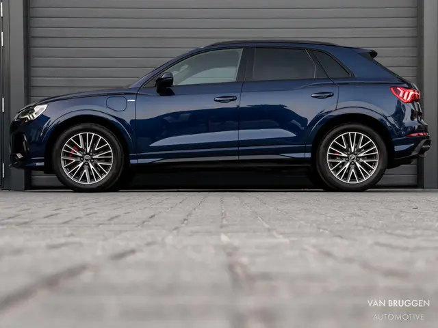 Audi Q3 45 TFSI e S-Line 2022 Hybride Benzine 11