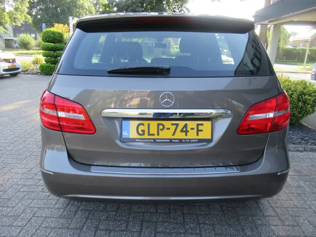 Mercedes-Benz B-Klasse 180 Automaat 2012 Benzine 10