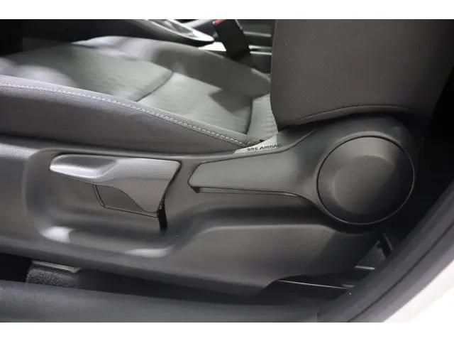 Toyota Yaris 1.5 Hybrid Active, 2021 Hybride Benzine 15