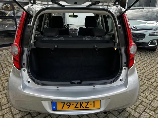 Opel Agila 1.2 Edition 2012 Benzine 9