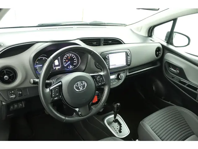 Toyota Yaris 1.5 Hybrid Energy 2018 Hybride Benzine 58