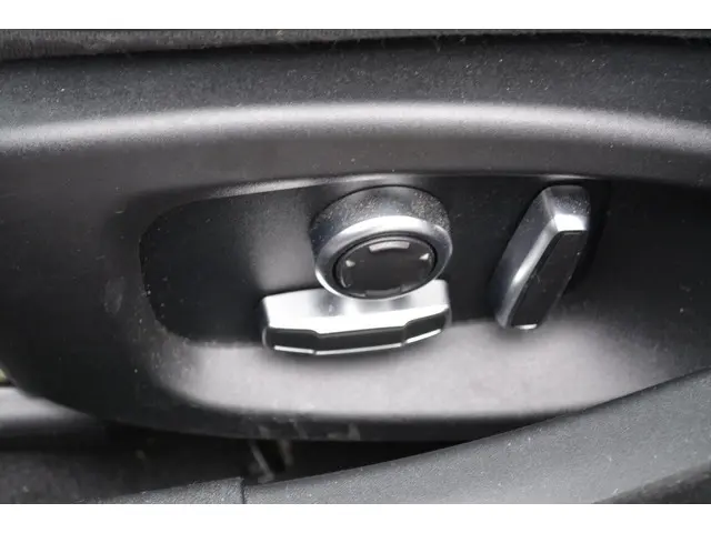 Jaguar XE 2.0 P250 SE 2020 Benzine 20