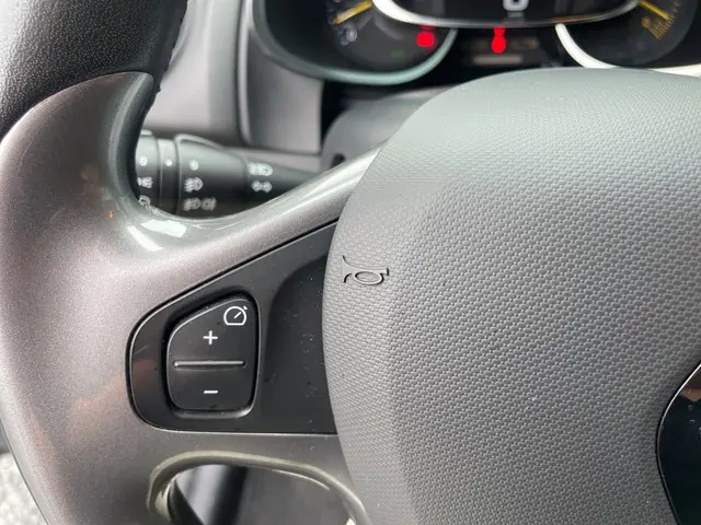 Renault Clio Estate 0.9 TCe Night&Day 2015 Benzine 14
