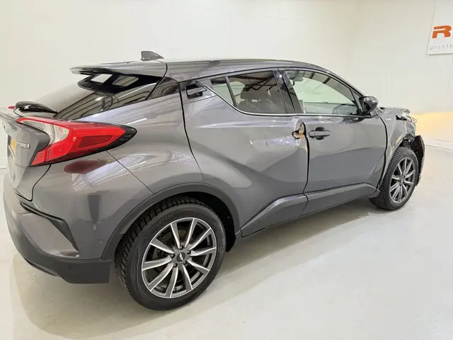 Toyota C-HR CH-R 1.8 Hybrid Executive 2017 Benzine 6