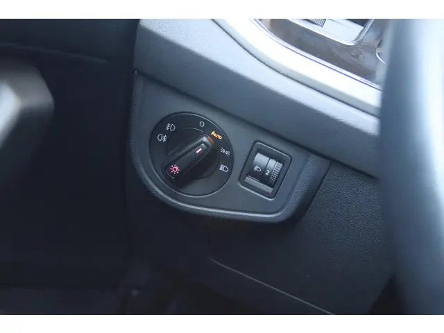 Volkswagen Polo 1.0 TSI R-LINE DSG AUT. 2021 Benzine 25