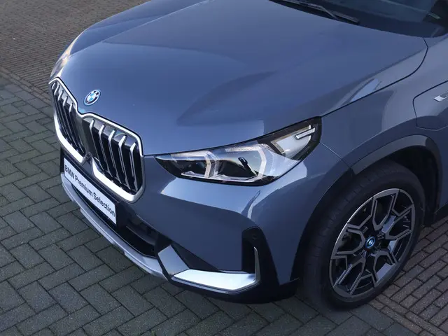 BMW X1 xDrive30e 2022 Hybride Benzine 7