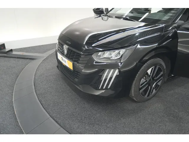 Peugeot 208 PureTech 100 Allure 2024 Benzine 15