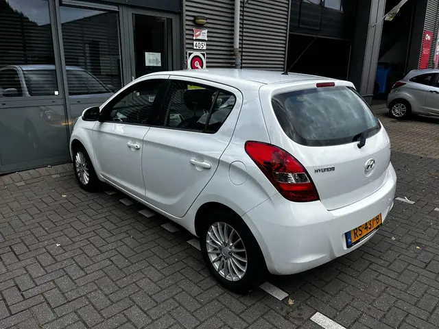 Hyundai i20 1.2i i-Catcher 2012 Benzine 6