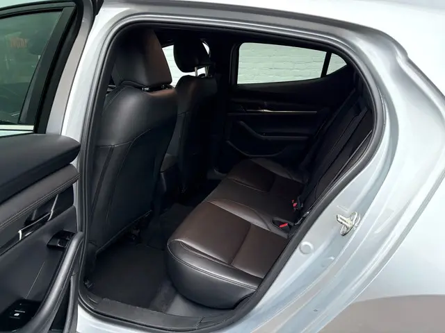 Mazda 3 2.0 e-SkyActiv-X M Hybrid 180 Luxury 2020 Benzine 8