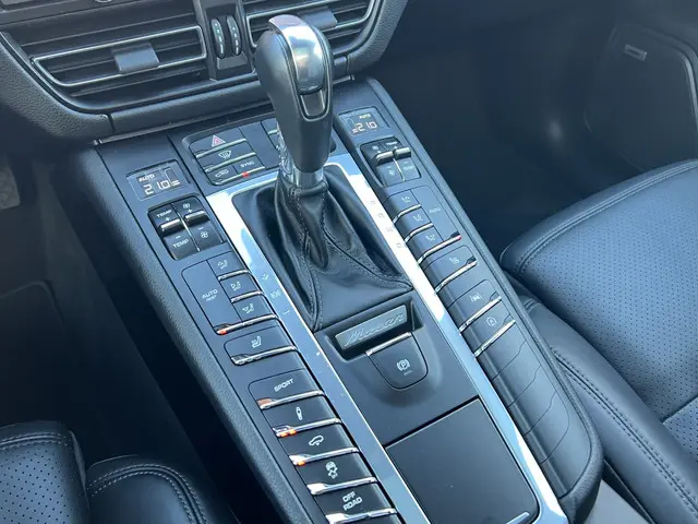 Porsche Macan 2.0 2019 Benzine 24