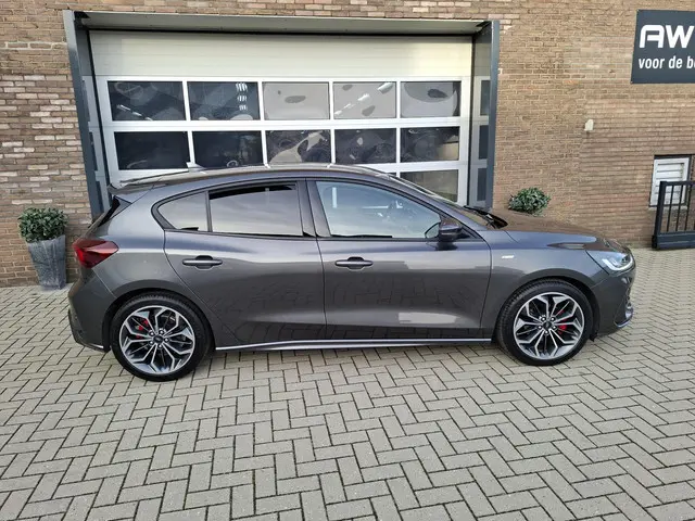 Ford Focus 1.0 EcoBoost Hybrid ST Line X 2023 Benzine 3