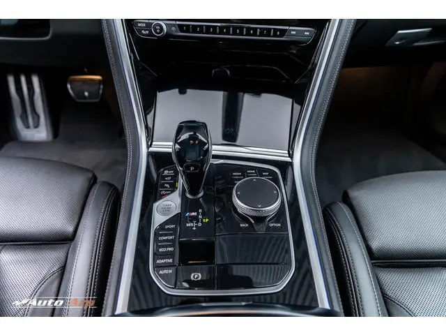 BMW 8 Serie M850i xDrive High Executive 2019 Benzine 21