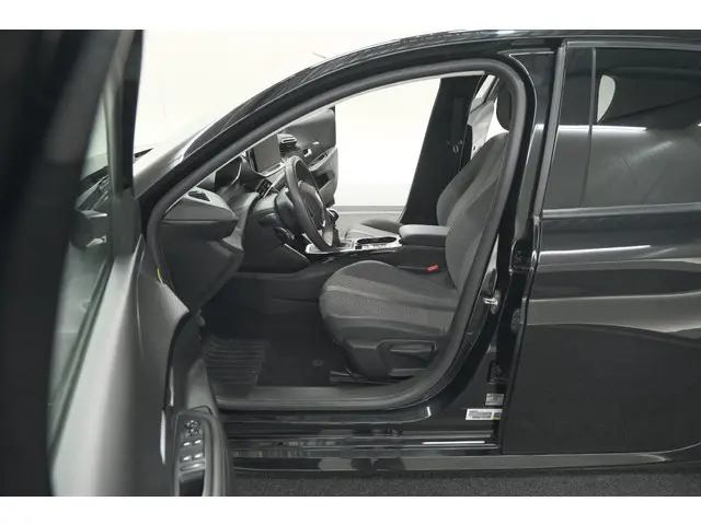 Peugeot 208 PureTech 100 Allure 2024 Benzine 21