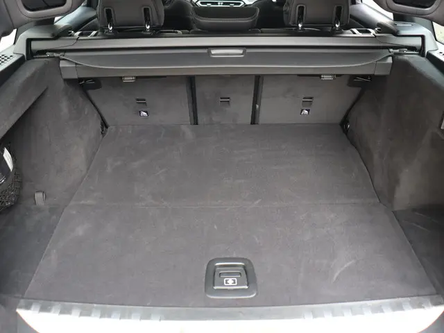 BMW 3 Serie Touring 320e 2023 Hybride Benzine 13