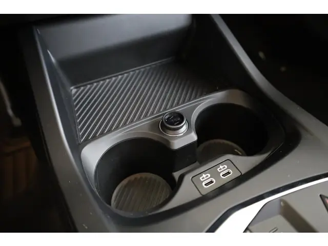 BMW 1 Serie 120 2025 Benzine 18
