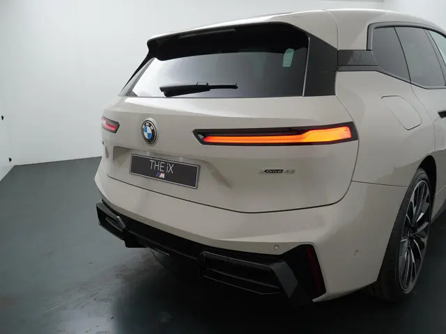 BMW iX xDrive45 101 kWh 2026 Elektrisch 29