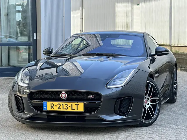 Jaguar F-Type P300 RWD R-Dynamic 2020 Benzine 24
