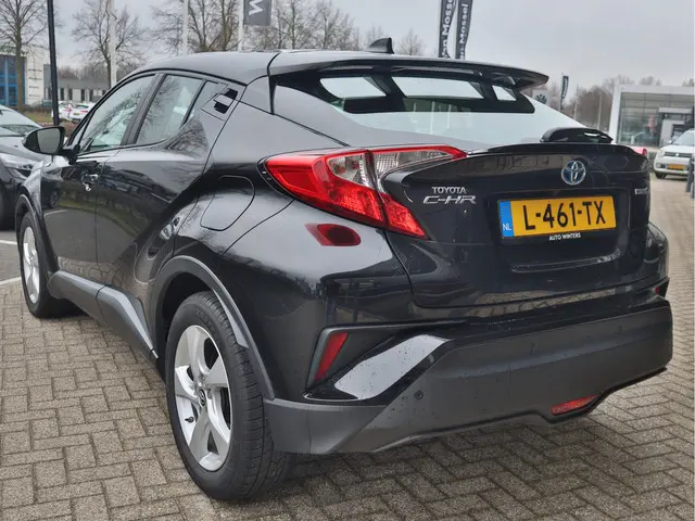 Toyota C-HR 1.8 Hybrid Active 2019 Hybride Benzine 3
