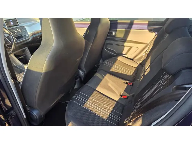 SEAT Mii 1.0 Sport Connect 2015 Benzine 10