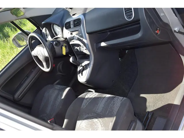 Opel Agila 1.2 Edition 2012 Benzine 30