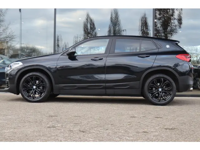 BMW X2 sDRIVE18i HIGH EXECUTIVE 2018 Benzine 8