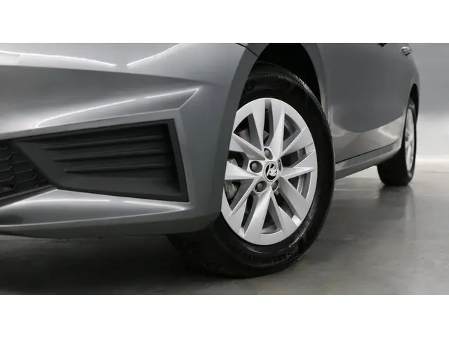 Škoda Fabia 1.0 TSI 95pk Ambition 2024 Benzine 12