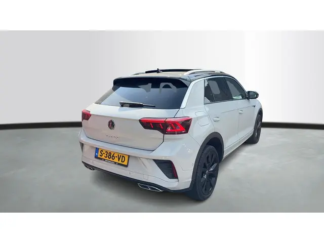 Volkswagen T-Roc 1.5 TSI 150pk R-Line DSG 2023 Benzine 2