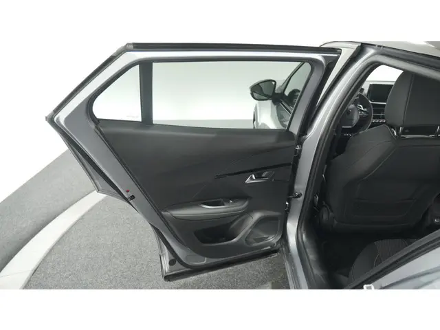 Peugeot 2008 PureTech 130 EAT8 GT 2024 Benzine 68
