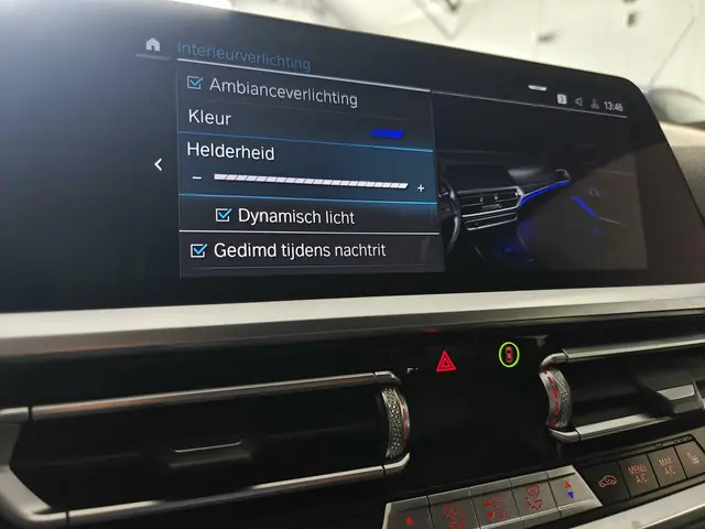 BMW 3 Serie 330e High Executive 2020 Hybride Benzine 14