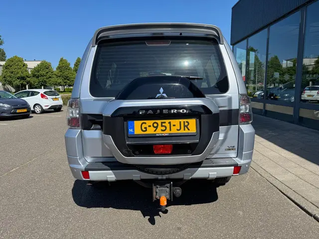 Mitsubishi Pajero 3.5 DI- Instyle 2016 Benzine 10