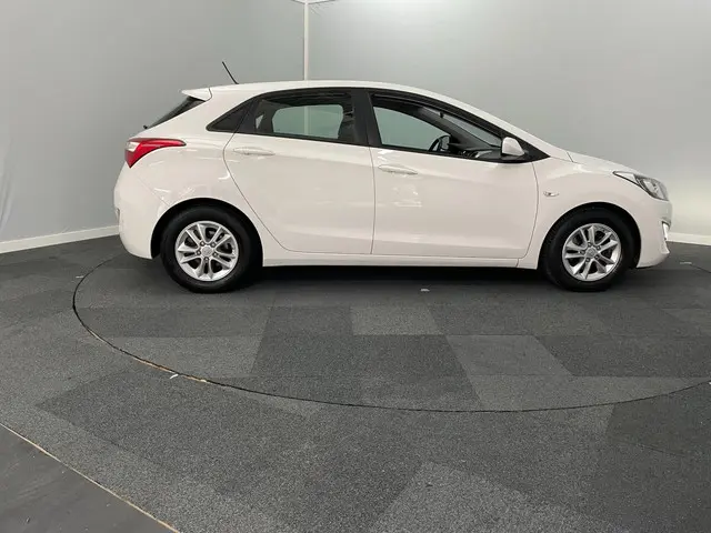 Hyundai i30 1.4 AIRCO PDC LMV 2014 Benzine 3